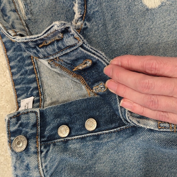 Zara button fly distressed jean shorts size 00 - Picture 3 of 4